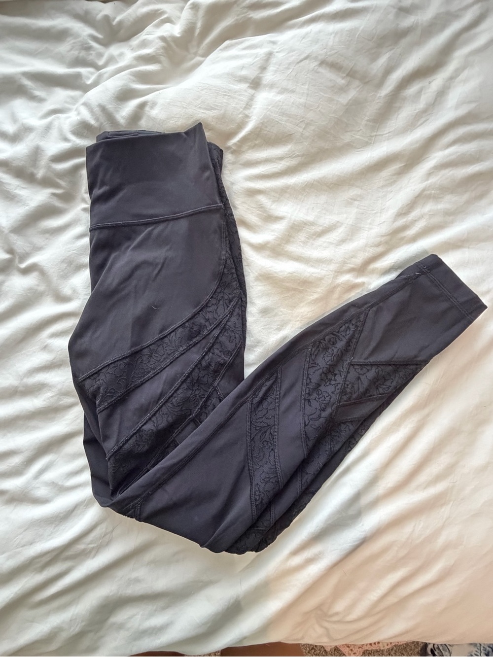 lululemon Wunder Under Flocked 28” leggings